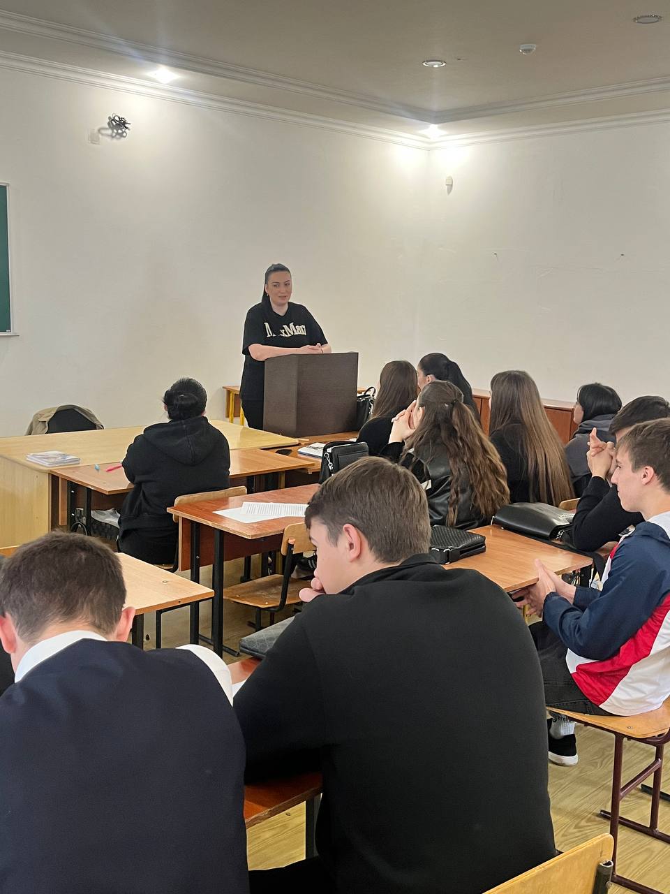 Сегодня в нашем колледже прошла очередная встреча со старшим специалистом Управления по контролю за оборотом наркотиков (УКОН) Таутиевой  З.Л. 