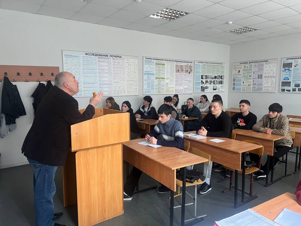 Учащиеся Владикавказского колледжа экономики и права совместно с преподавателями обсудили итоги II Международной конференции, посвящённой вкладу мусульман в Великую Победу и защиту Отечества.